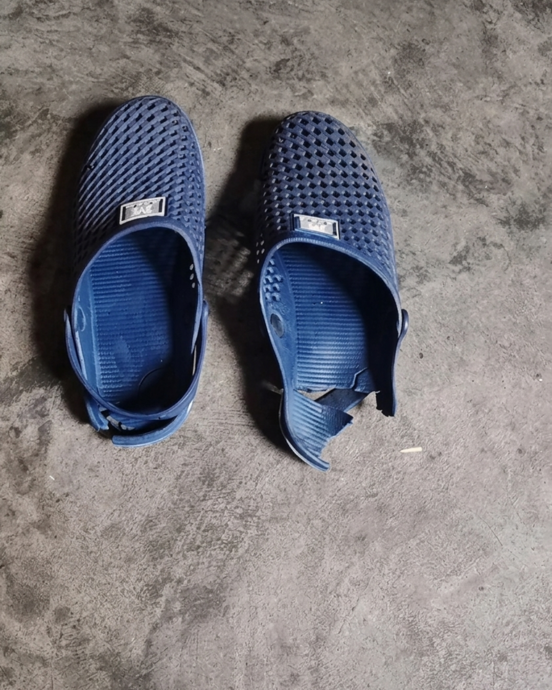 Tốt nghiệp cao đẳng, 6 năm làm shipper vẫn trắng tay: Người đàn ông bị mẹ đuổi khỏi nhà- Ảnh 3. Tốt nghiệp cao đẳng, 6 năm làm shipper vẫn trắng tay: Người đàn ông bị mẹ đuổi khỏi nhà- Ảnh 3.