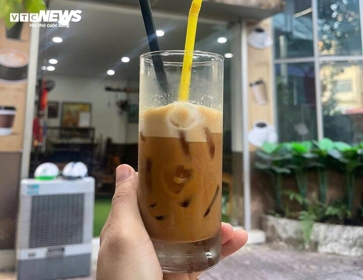 Điều g&igrave; sẽ xảy ra với cơ thể nếu một ng&agrave;y uống 10 ly c&agrave; ph&ecirc;?- Ảnh 1.