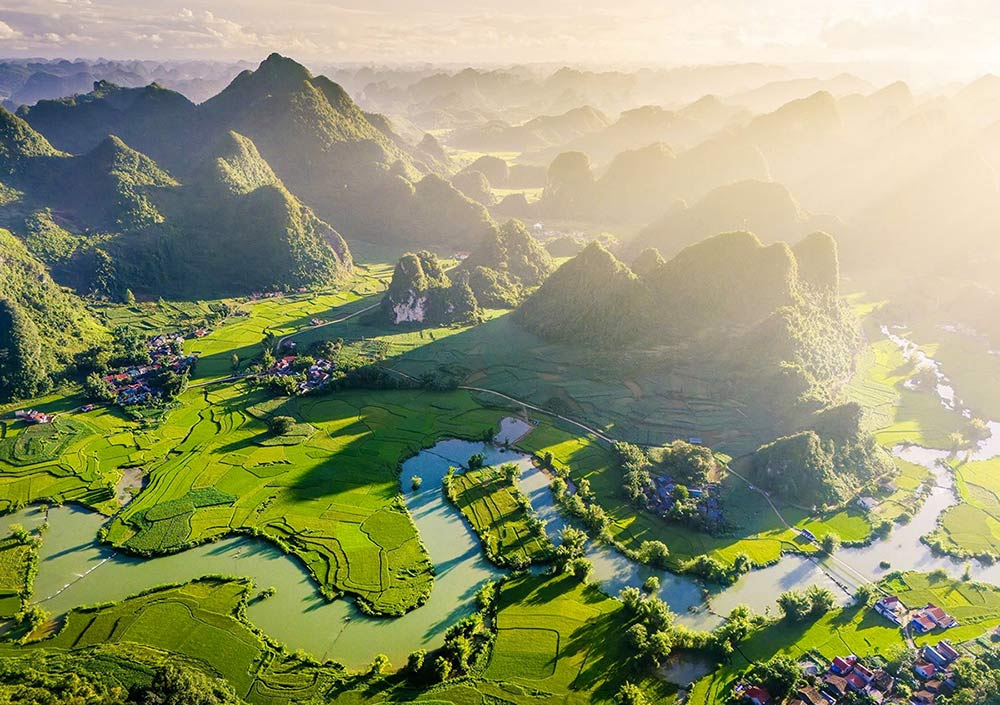 Vượt qua Anh và Ý, Việt Nam lọt top 17 quốc gia đẹp nhất thế giới với những lý do không ngờ này- Ảnh 2. Vượt qua Anh và Ý, Việt Nam lọt top 17 quốc gia đẹp nhất thế giới với những lý do không ngờ này- Ảnh 2.