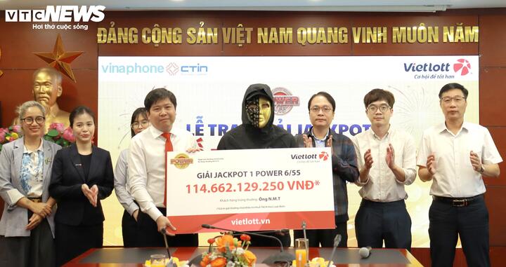 Doanh nh&acirc;n ở T&acirc;y Ninh "ẵm" giải độc đắc hơn 114 tỷ đồng- Ảnh 1.