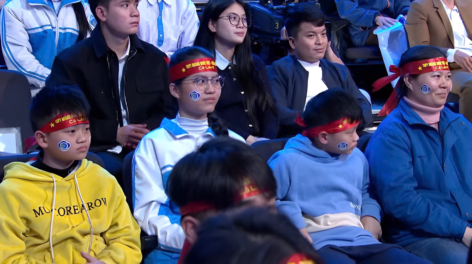 Khoảnh khắc "lần đầu n&oacute;i với mẹ" tr&ecirc;n s&acirc;n khấu Olympia của nữ sinh Quảng Ninh khiến cả trường quay x&uacute;c động- Ảnh 5.