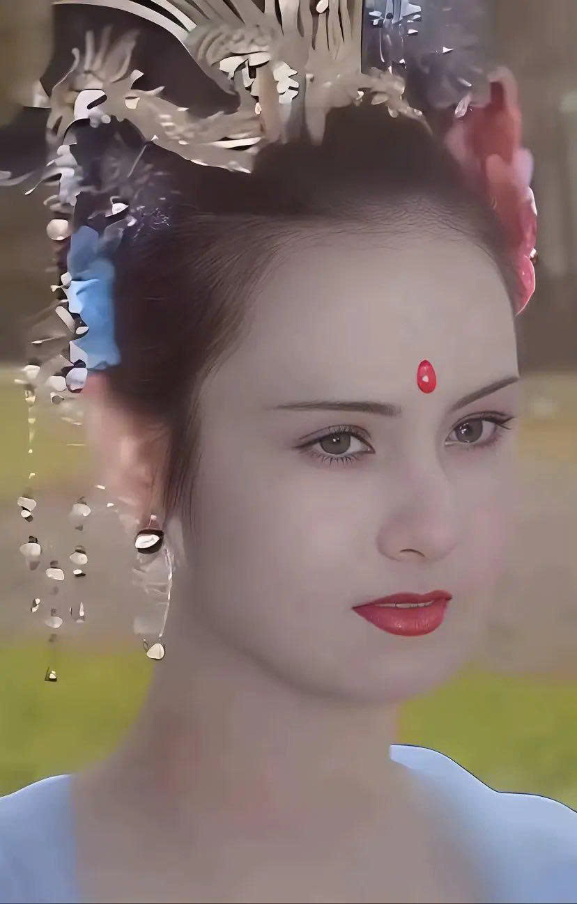 Vẻ đẹp thanh lịch của &ldquo;Hằng Nga T&acirc;y Du K&yacute;&rdquo; ng&agrave;y ấy: U70 vẫn rạng rỡ, kh&iacute; chất kh&oacute; ai s&aacute;nh kịp nhờ ki&ecirc;n nhẫn l&agrave;m 1 điều- Ảnh 4.