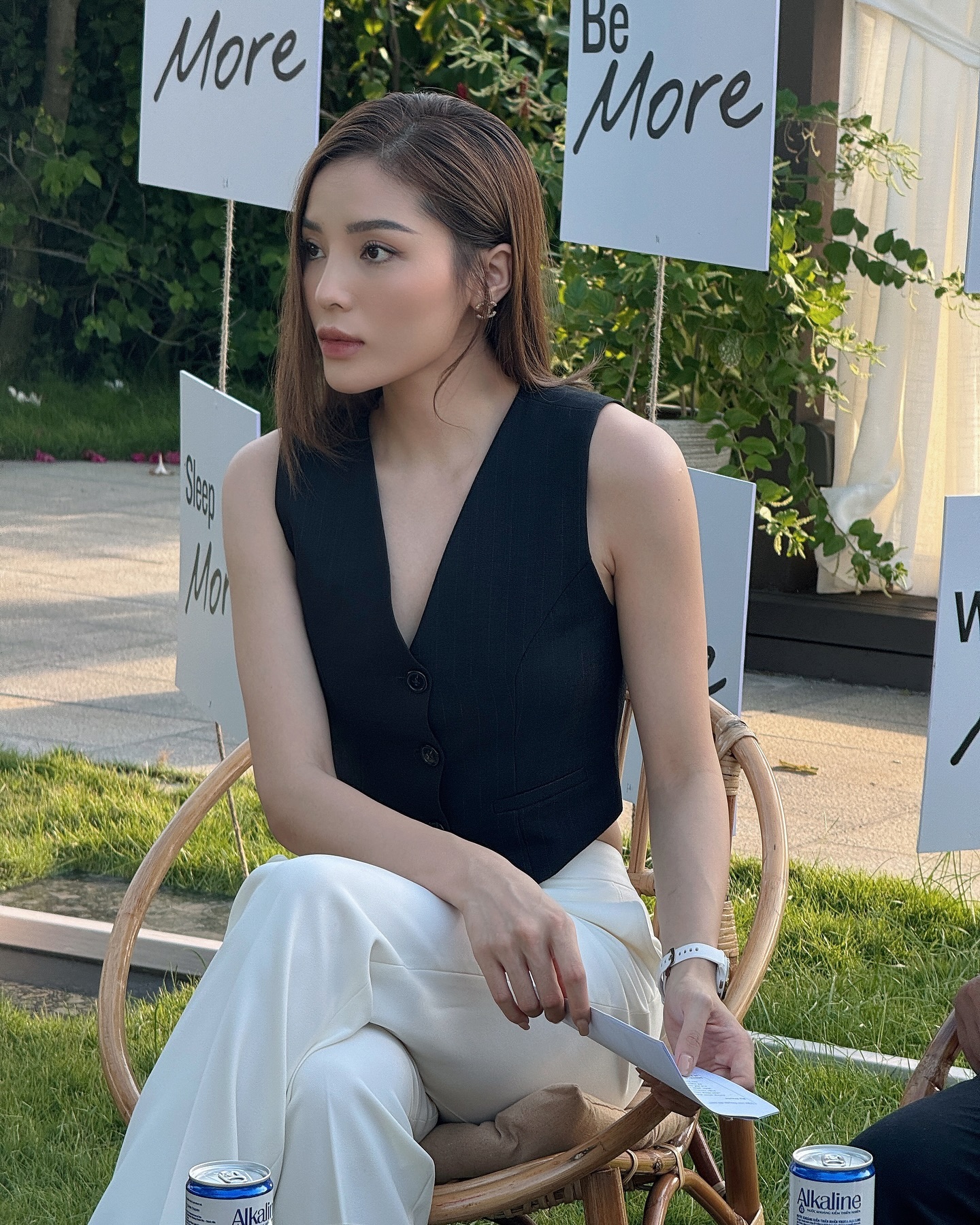 Style diện quần ống rộng của Kỳ Duy&ecirc;n c&agrave;ng ng&agrave;y c&agrave;ng xuất sắc- Ảnh 8.