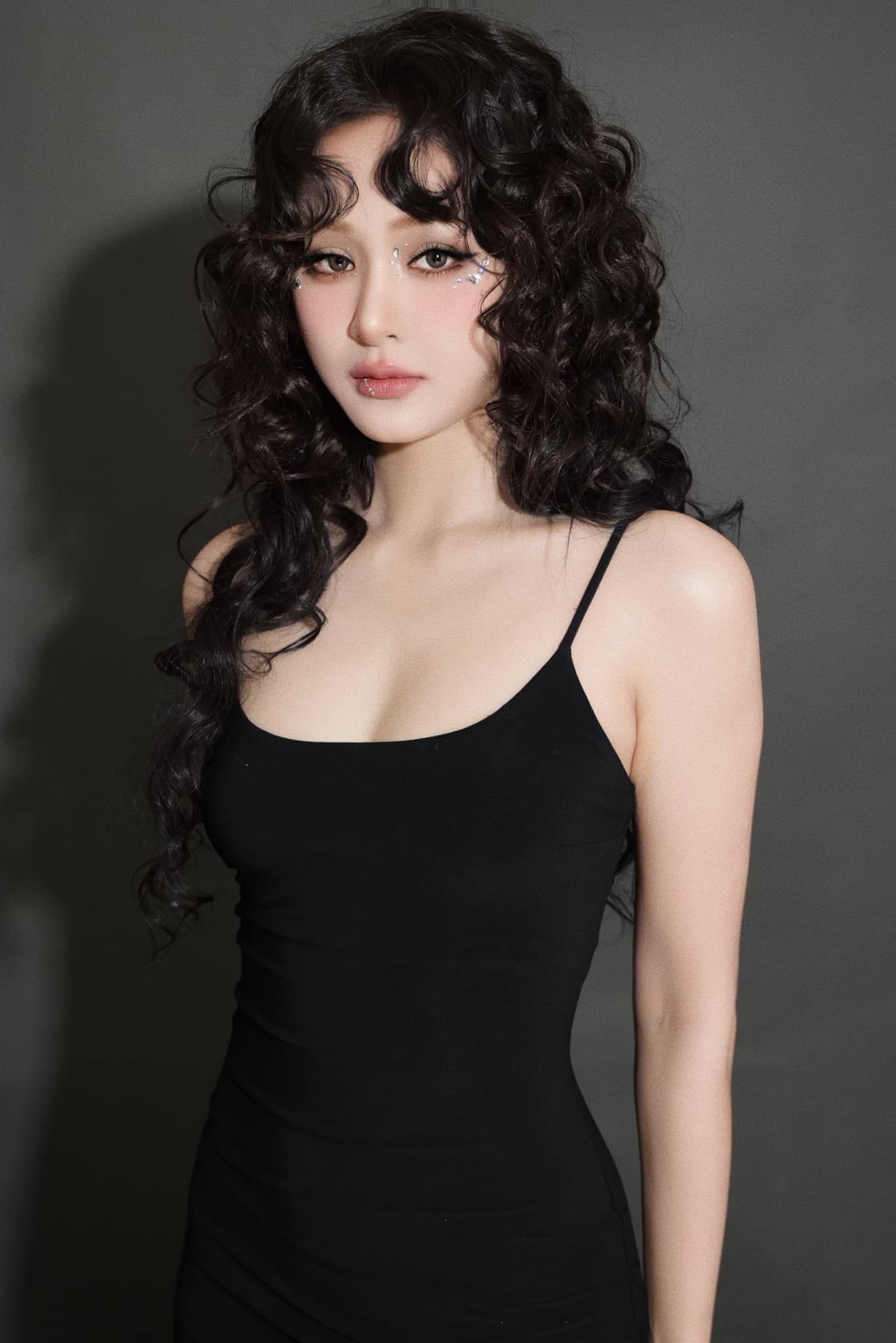 Cuộc sống kỳ lạ của ca sĩ Hiền Hồ sau scandal t&igrave;nh &aacute;i g&acirc;y chấn động- Ảnh 1.