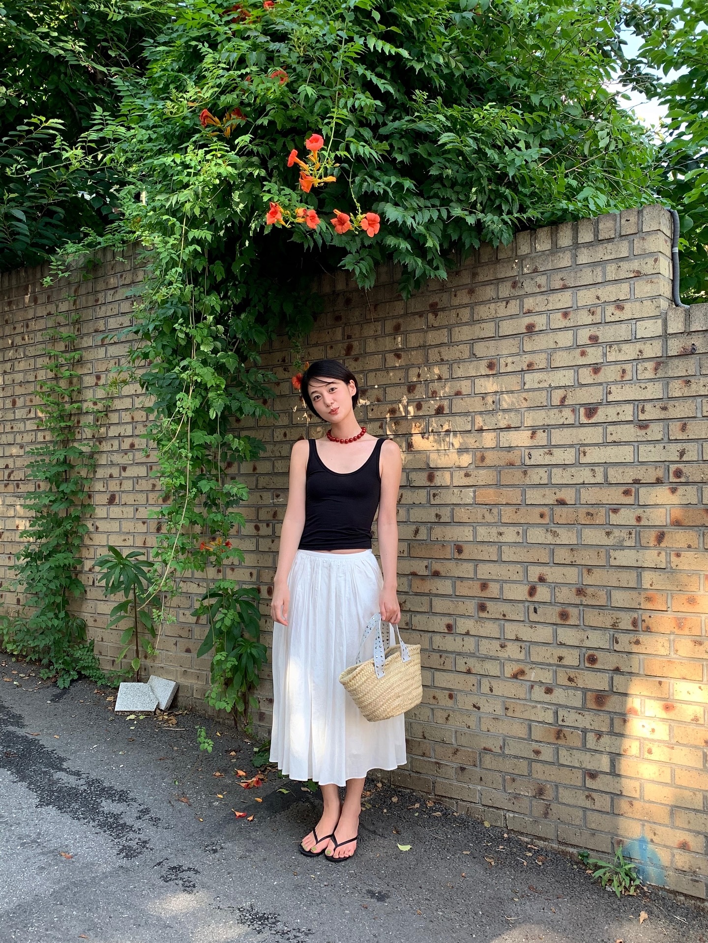 4 c&ocirc;ng thức mặc đẹp đi du lịch chị em n&ecirc;n ghim lu&ocirc;n từ b&acirc;y giờ, &aacute;p dụng khi dạo phố cũng rất hợp- Ảnh 1.