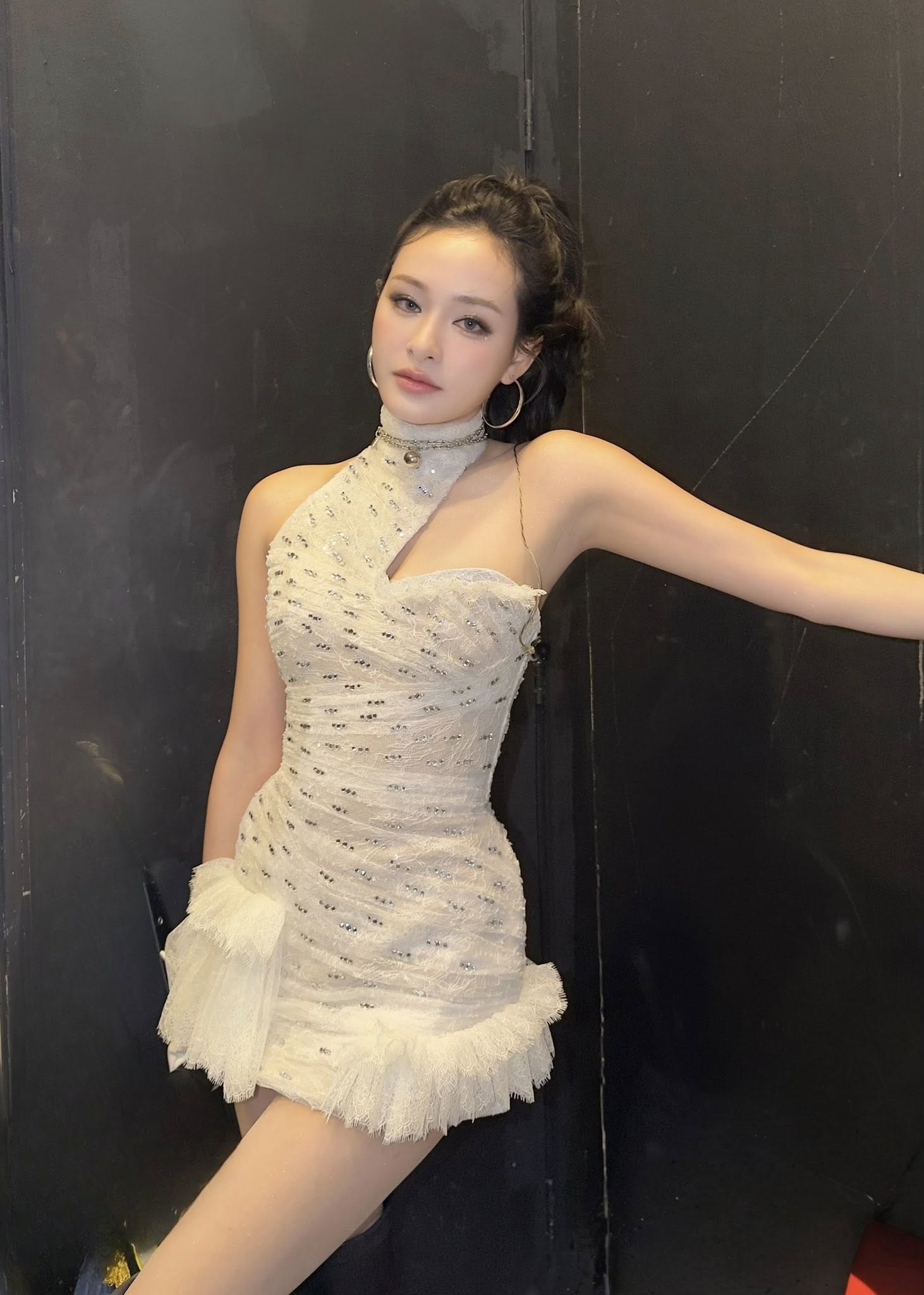 Cuộc sống kỳ lạ của ca sĩ Hiền Hồ sau scandal t&igrave;nh &aacute;i g&acirc;y chấn động- Ảnh 14.