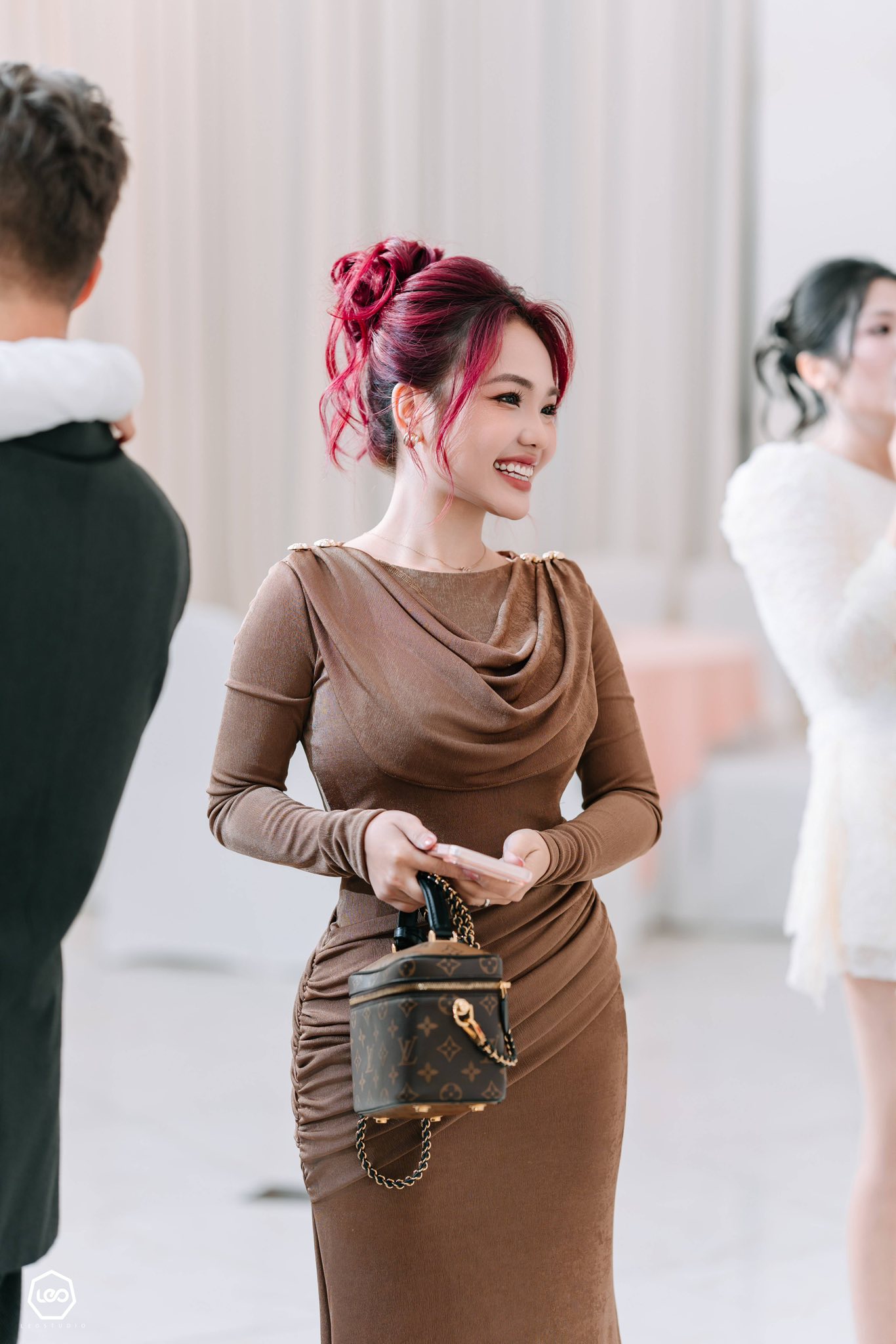 "L&agrave;m KOL, KOC được t&agrave;i trợ quần &aacute;o, dự event sang chảnh chắc sướng lắm nhỉ?" - Long Chun v&agrave; nhiều người nổi tiếng n&oacute;i sự thật- Ảnh 3.