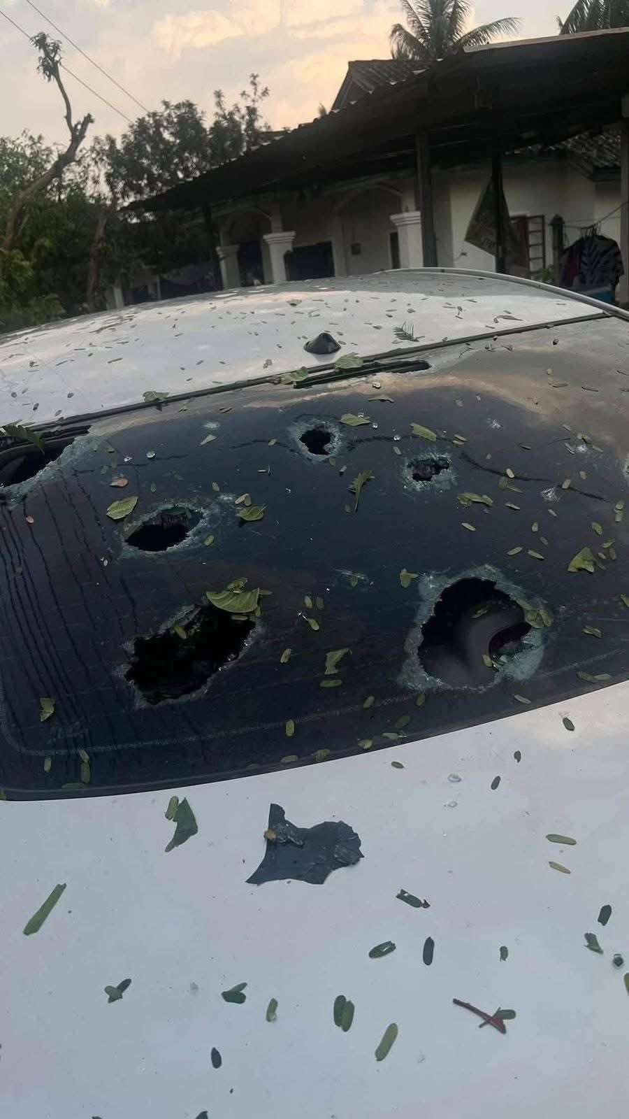 Mưa đ&aacute; dội xuống Vi&ecirc;ng Chăn: H&agrave;ng ngh&igrave;n m&aacute;i nh&agrave; bị "x&eacute; toạc", trường học, ch&ugrave;a chiền cũng bị ph&aacute; hủy, người d&acirc;n b&agrave;ng ho&agrave;ng trong cảnh đổ n&aacute;t- Ảnh 8.