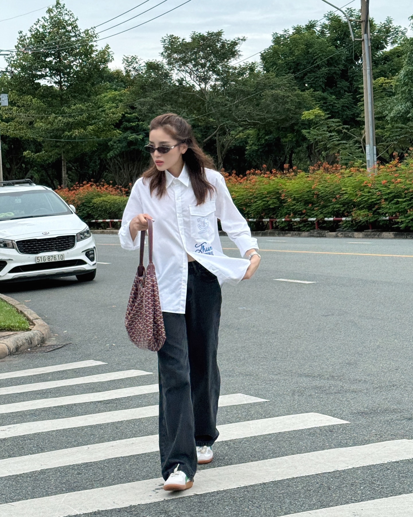 Style diện quần ống rộng của Kỳ Duy&ecirc;n c&agrave;ng ng&agrave;y c&agrave;ng xuất sắc- Ảnh 7.