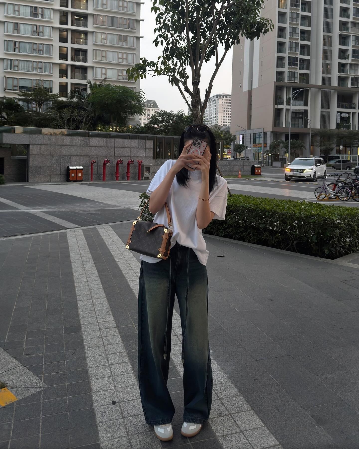 Style diện quần ống rộng của Kỳ Duy&ecirc;n c&agrave;ng ng&agrave;y c&agrave;ng xuất sắc- Ảnh 6.