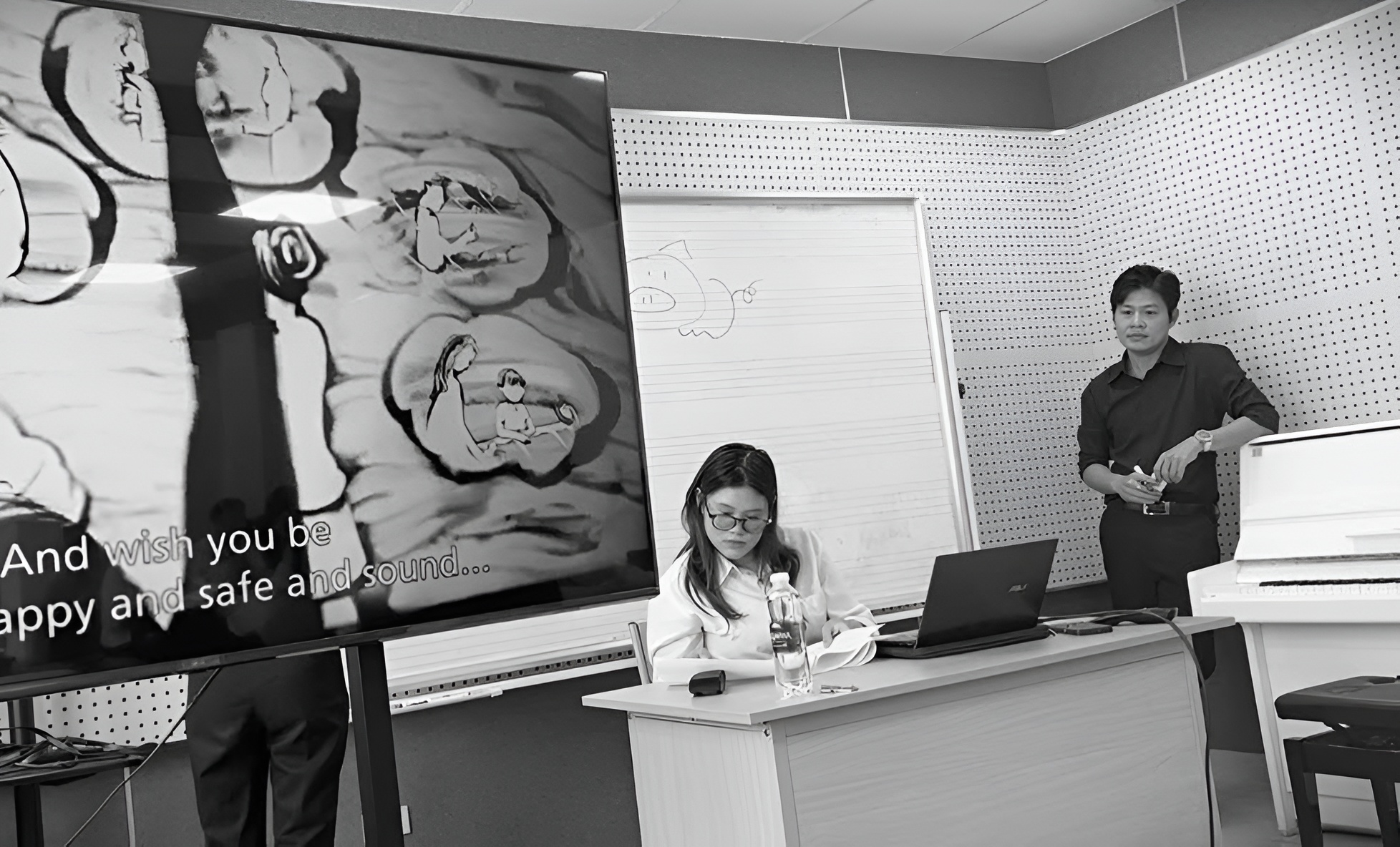 Sinh vi&ecirc;n Nguyễn Văn Chung thi giữa kỳ, phải đ&oacute;ng vai thầy gi&aacute;o dạy b&agrave;i h&aacute;t của nhạc sĩ Nguyễn Văn Chung- Ảnh 2.