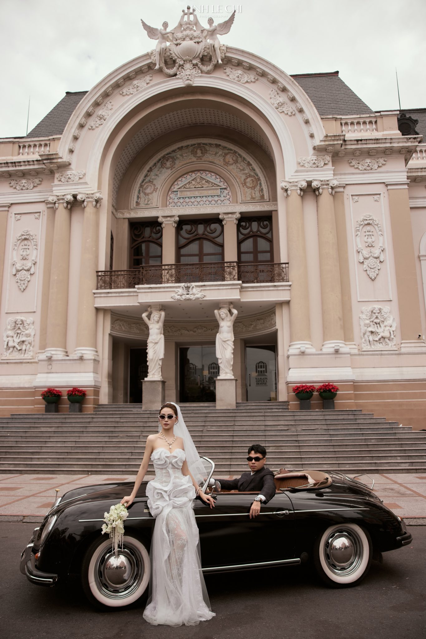 Ảnh n&eacute;t căng kh&eacute;p lại đ&aacute;m cưới Đức Huy - MC M&ugrave; Tạt, c&ocirc; d&acirc;u đẹp đỉnh, x&uacute;c động nhất l&agrave; qu&agrave; tưởng nhớ người cha đ&atilde; mất- Ảnh 8.