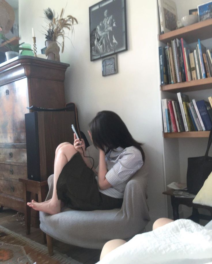 Bị mẹ mắng "con c&oacute; c&ograve;n l&agrave; con người kh&ocirc;ng&rdquo; v&igrave; kh&ocirc;ng nghe điện thoại: Phụ huynh bạo lực ng&ocirc;n từ, con c&aacute;i vẫn kh&ocirc;ng được hỗn?- Ảnh 2.