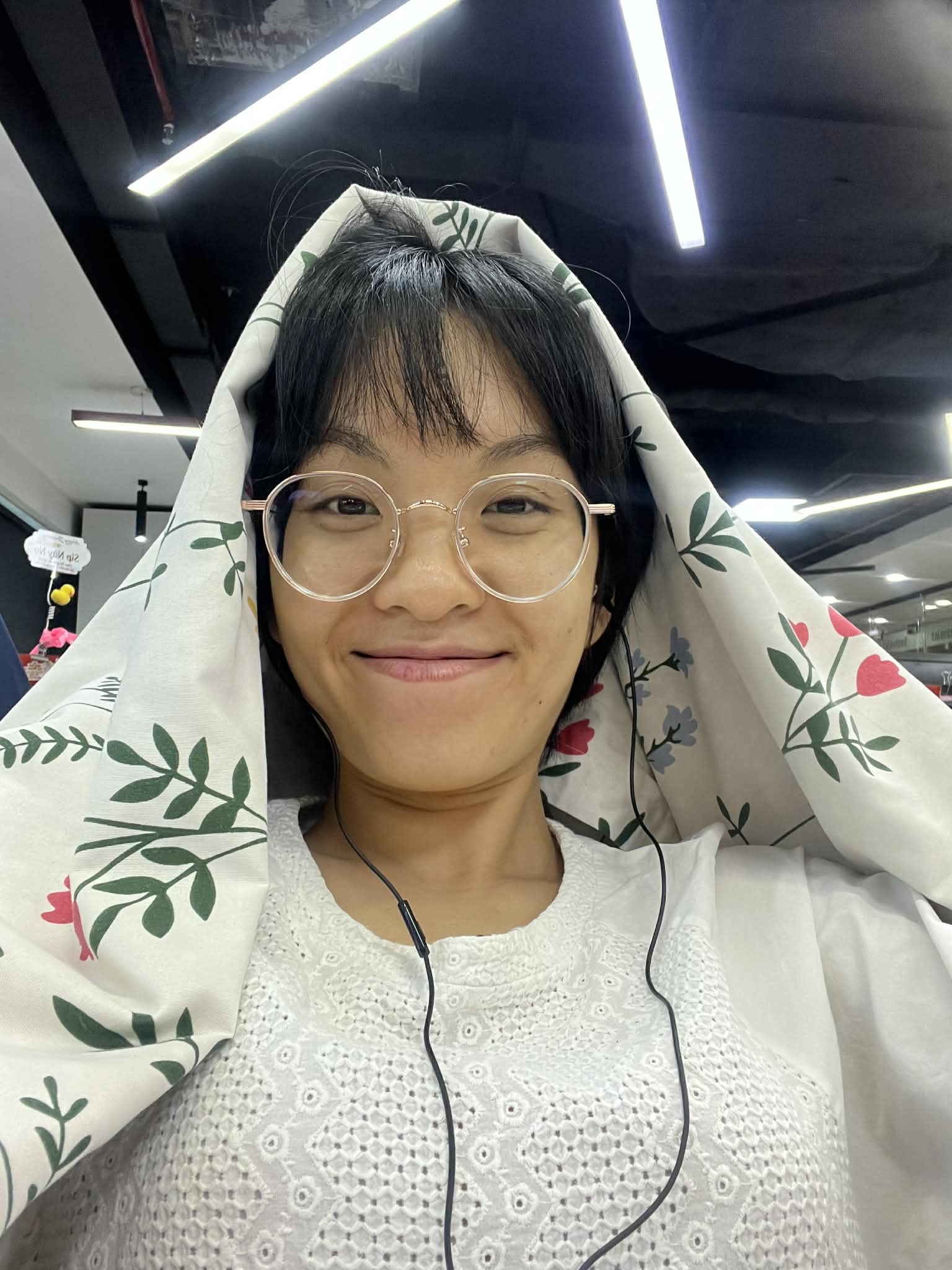 M&agrave;n thay đổi "đ&aacute;ng đồng tiền" của c&ocirc; g&aacute;i TP.HCM sau khi từ bỏ ăn th&ocirc;, niềng răng v&agrave; mổ mắt cận- Ảnh 4.