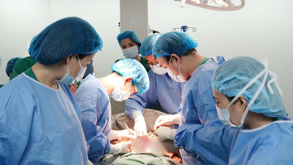 Người đ&agrave;n &ocirc;ng 41 tuổi bị chết n&atilde;o do tai nạn giao th&ocirc;ng: Gia đ&igrave;nh gạt nước mắt quyết định hiến tạng, 5 cuộc đời hồi sinh- Ảnh 1.