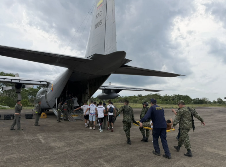 Hiện trường khủng khiếp m&aacute;y bay qu&acirc;n sự rơi ở Colombia, &iacute;t nhất 33 người chết- Ảnh 3.