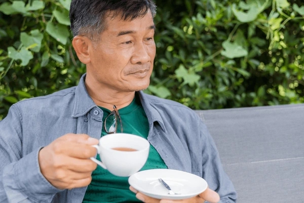 Người phụ nữ 66 tuổi đột ngột qua đời v&igrave; xuất huyết n&atilde;o sau khi đi bộ, b&aacute;c sĩ tiếc nuối: &ldquo;Sao kh&ocirc;ng nhận ra 4 điều n&agrave;y sớm hơn?&rdquo;- Ảnh 2.