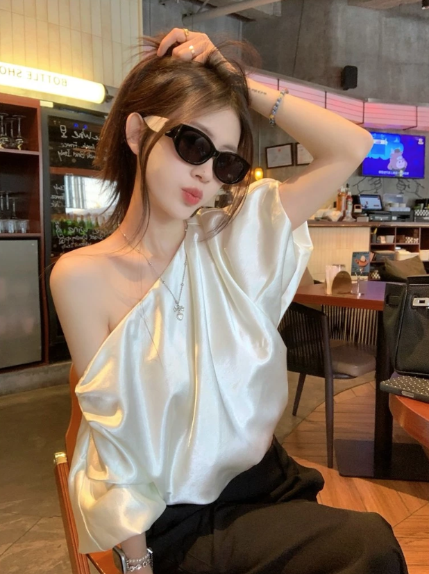 &Aacute;o Jennie mặc năm 2025 bỗng hot qu&aacute; trời: Bản dupe "ch&aacute;y h&agrave;ng" li&ecirc;n tục, ph&aacute;p sư Trung Hoa kh&ocirc;ng kịp sản xuất- Ảnh 13.