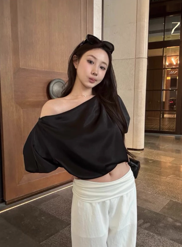 &Aacute;o Jennie mặc năm 2025 bỗng hot qu&aacute; trời: Bản dupe "ch&aacute;y h&agrave;ng" li&ecirc;n tục, ph&aacute;p sư Trung Hoa kh&ocirc;ng kịp sản xuất- Ảnh 10.