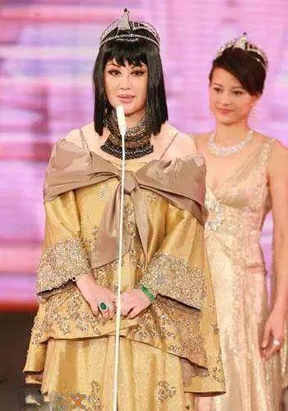 Mỹ nh&acirc;n từng đi t&ugrave; 47 tuổi vẫn thi hoa hậu rồi lọt thẳng Top 5, ngang nhi&ecirc;n đối đầu &aacute;i nữ tr&ugrave;m s&ograve;ng bạc- Ảnh 7.