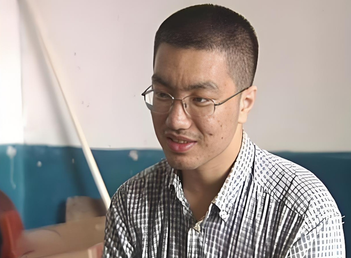 Thần đồng 14 tuổi đỗ đại học, 4 năm sau bị trường "trả về địa phương" v&igrave; nợ m&ocirc;n: Bi kịch của một thi&ecirc;n t&agrave;i bị "ch&iacute;n &eacute;p"- Ảnh 1.