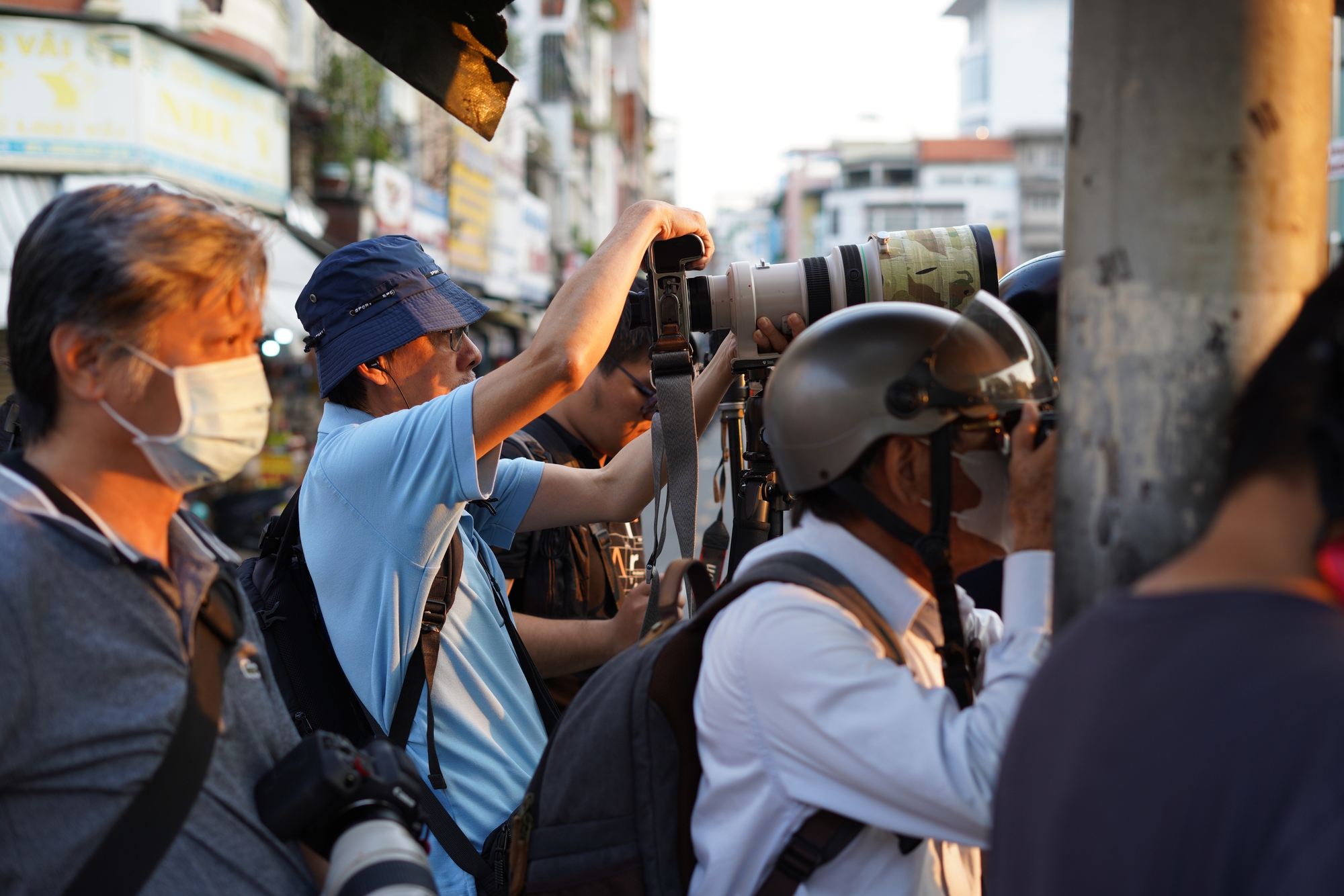 Chuyện của những người rủ nhau đi "nhặt" &aacute;nh ho&agrave;ng h&ocirc;n rơi tr&ecirc;n th&aacute;nh gi&aacute; Nh&agrave; thờ Chợ Lớn- Ảnh 5.