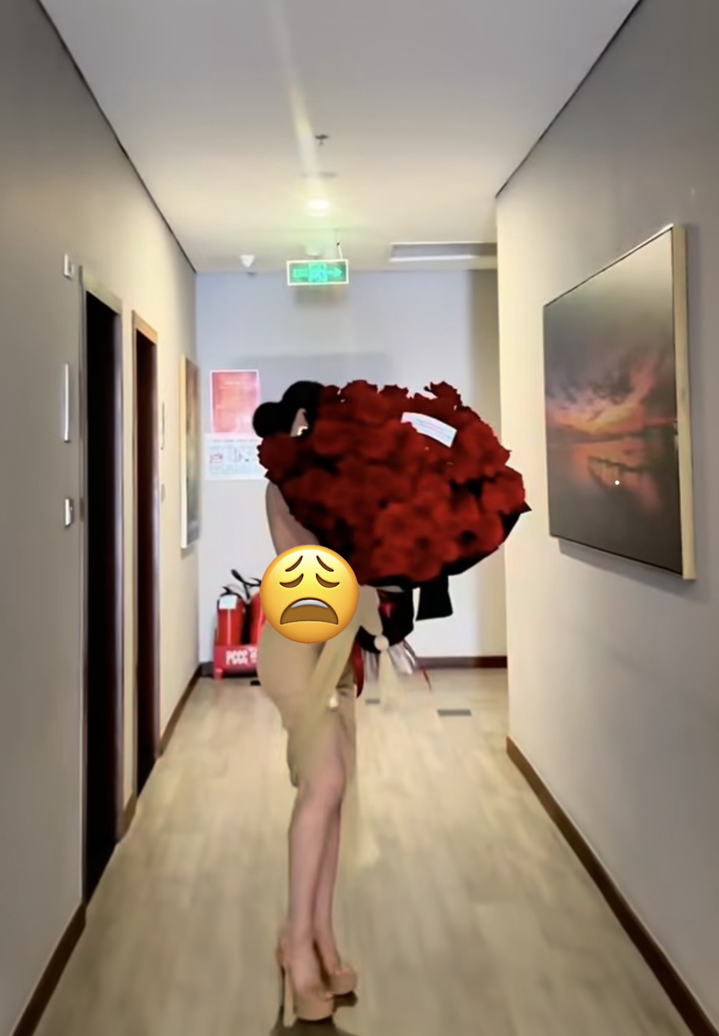 Phẫn nộ trước loạt ảnh "m&aacute;t mẻ" của nữ du kh&aacute;ch dưới ch&acirc;n n&uacute;i Y&ecirc;n Tử, b&aacute;o động tư duy sống ảo lệch lạc tại điểm đến t&acirc;m linh- Ảnh 5.