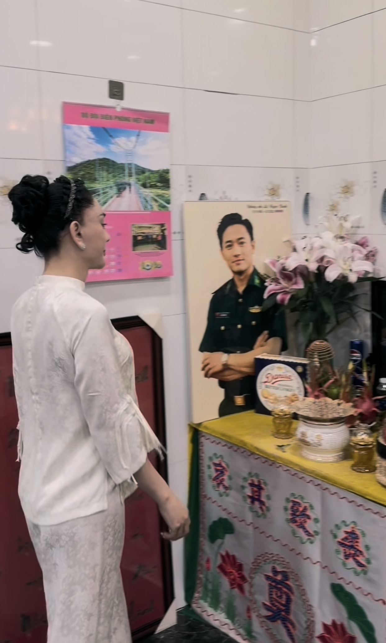 V&igrave; sao L&acirc;m Kh&aacute;nh Chi v&agrave; vợ cố nghệ sĩ Qu&yacute; B&igrave;nh căng thẳng?- Ảnh 1.