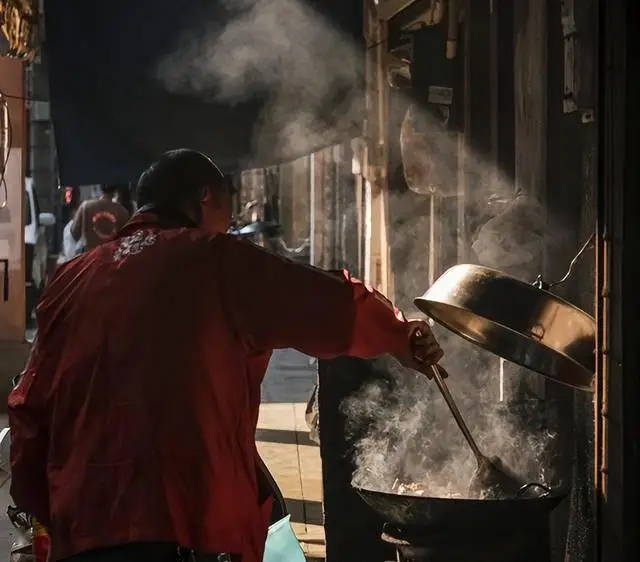 Ng&agrave;y c&agrave;ng nhiều người mắc bệnh ung thư, b&aacute;c sĩ cảnh b&aacute;o: Tr&aacute;nh ngay 4 th&oacute;i quen xấu khi nấu ăn- Ảnh 1.