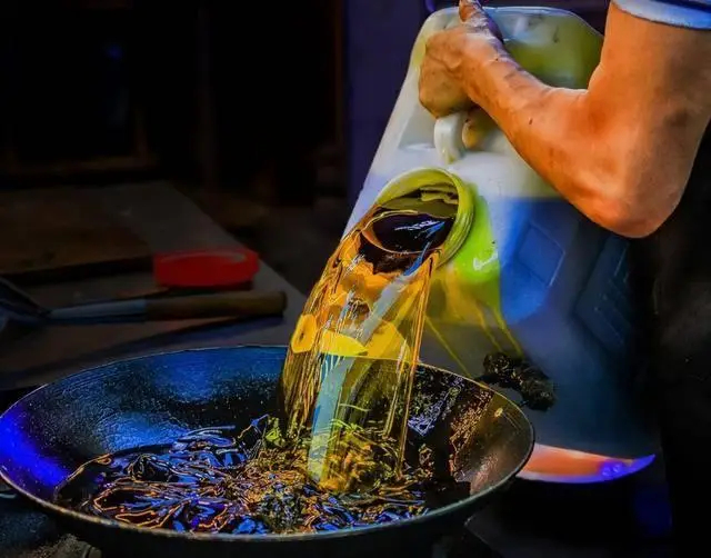 Ng&agrave;y c&agrave;ng nhiều người mắc bệnh ung thư, b&aacute;c sĩ cảnh b&aacute;o: Tr&aacute;nh ngay 4 th&oacute;i quen xấu khi nấu ăn- Ảnh 2.