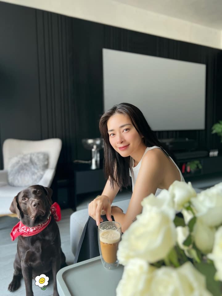 Ng&ocirc; Thanh V&acirc;n chăm con nhỏ nhan sắc vẫn đỉnh cao: C&oacute; "b&iacute; mật'' chống gi&agrave; của phụ nữ sau sinh- Ảnh 8.