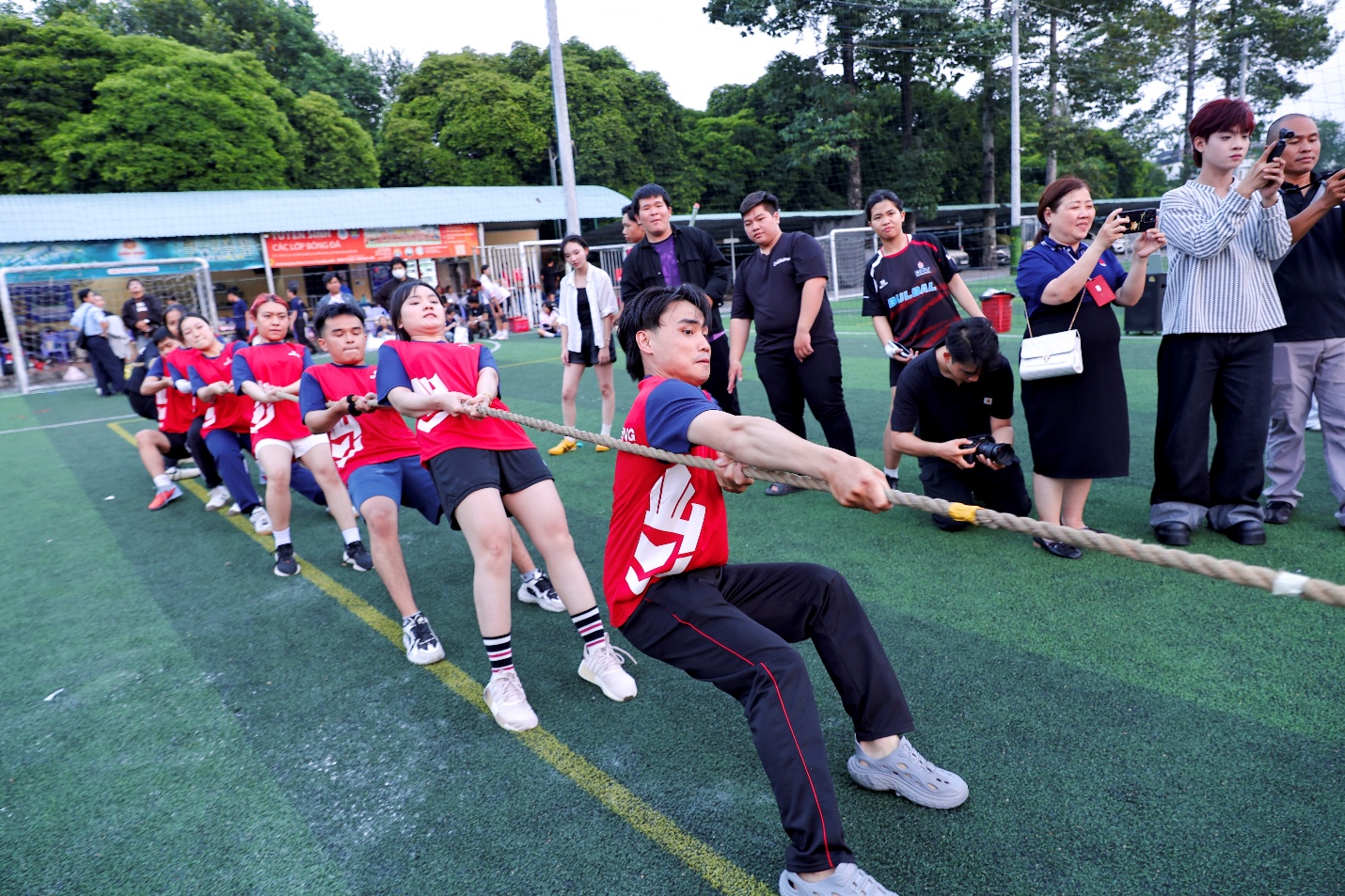 Gen Z v&agrave; c&aacute;ch họ biến s&acirc;n chơi thể thao th&agrave;nh h&agrave;nh tr&igrave;nh bứt ph&aacute; giới hạn- Ảnh 3.