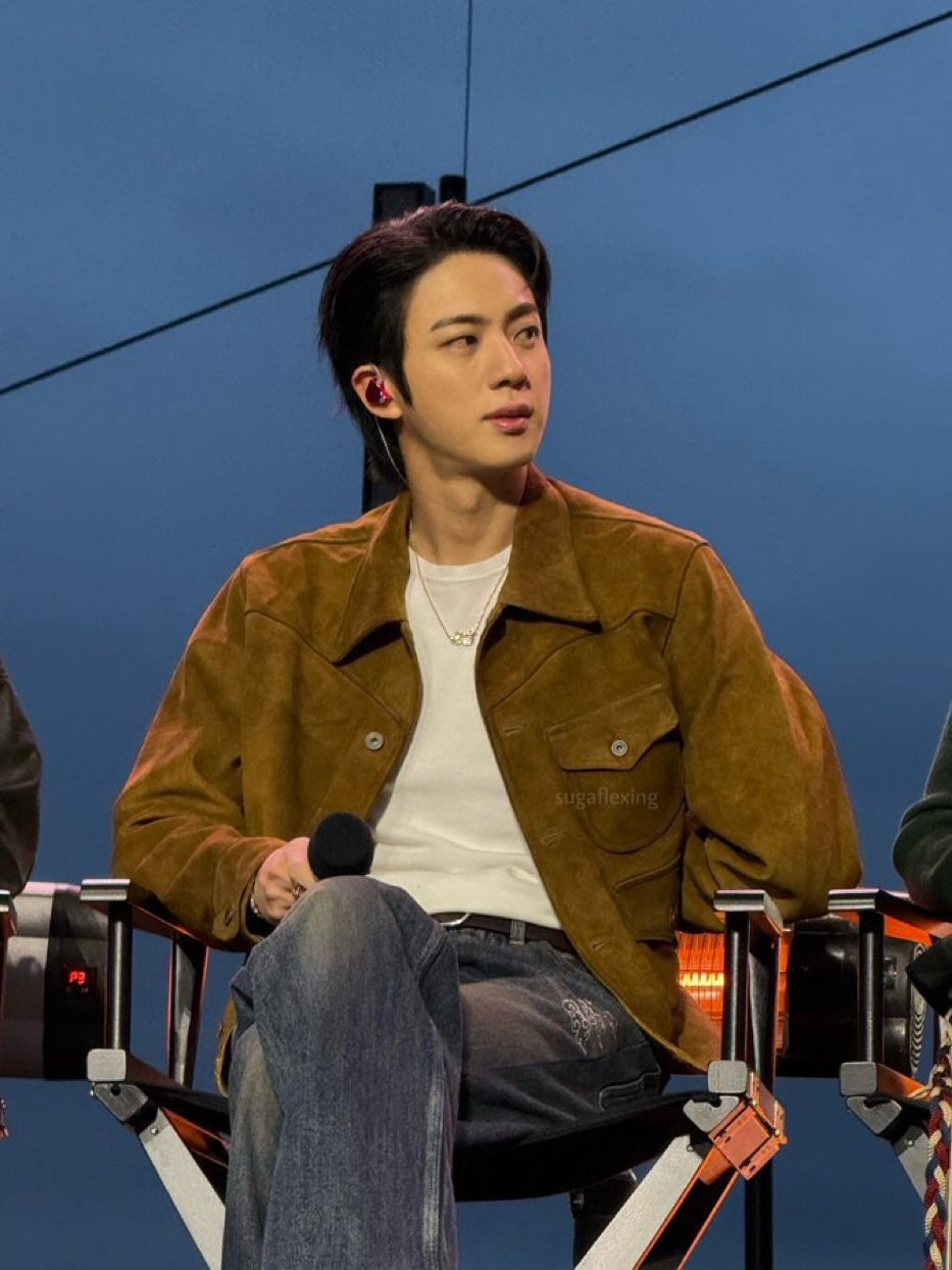 BTS đẹp trai xuất ngoại, Jung Kook bắn tiếng Anh thả th&iacute;nh cực mượt ở Mỹ- Ảnh 4.