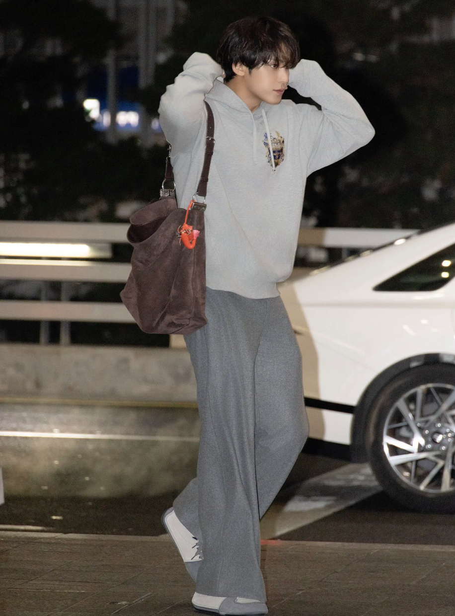 Trend "t&uacute;i lười" thịnh h&agrave;nh đầu năm 2026: Lười kiểu tiện v&agrave; khiến bạn nổi bật như fashionista, đ&oacute; l&agrave; l&yacute; do kiểu t&uacute;i n&agrave;y được ưa chuộng- Ảnh 4.