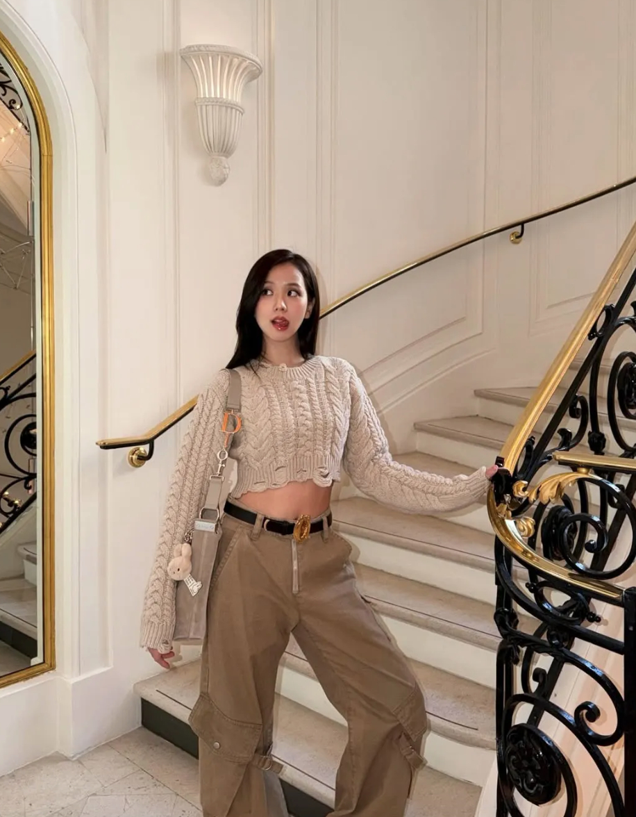 Trend "t&uacute;i lười" thịnh h&agrave;nh đầu năm 2026: Lười kiểu tiện v&agrave; khiến bạn nổi bật như fashionista, đ&oacute; l&agrave; l&yacute; do kiểu t&uacute;i n&agrave;y được ưa chuộng- Ảnh 5.