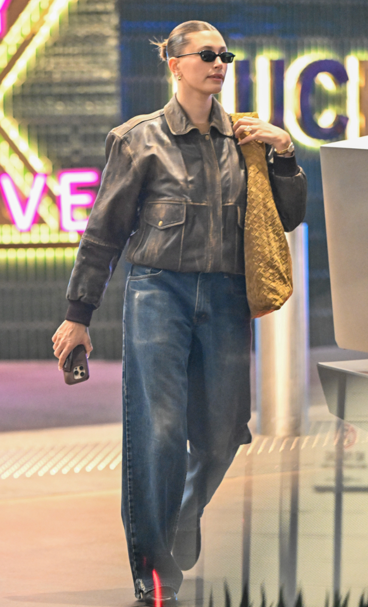 Trend "t&uacute;i lười" thịnh h&agrave;nh đầu năm 2026: Lười kiểu tiện v&agrave; khiến bạn nổi bật như fashionista, đ&oacute; l&agrave; l&yacute; do kiểu t&uacute;i n&agrave;y được ưa chuộng- Ảnh 16.