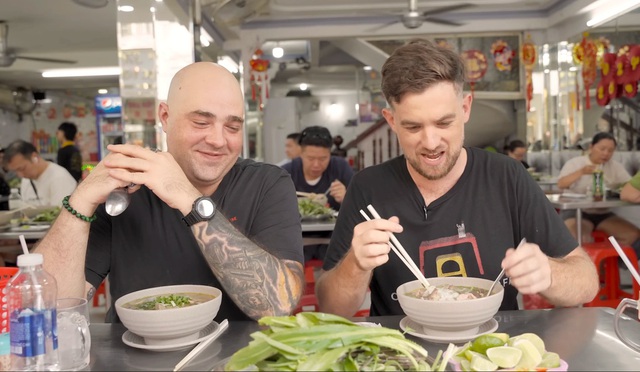 Kh&aacute;ch T&acirc;y tiếc nuối khi ăn một m&oacute;n Việt ở Mỹ, nhận x&eacute;t: "Thật kh&oacute; khăn l&agrave;m sao!"- Ảnh 6.