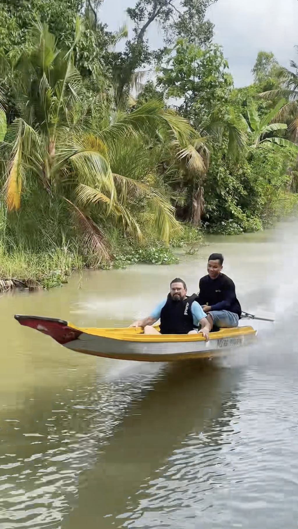 Kh&aacute;ch T&acirc;y &ocirc;m tim trước m&agrave;n l&aacute;i v&otilde; l&atilde;i đẳng cấp tại miền T&acirc;y- Ảnh 4.