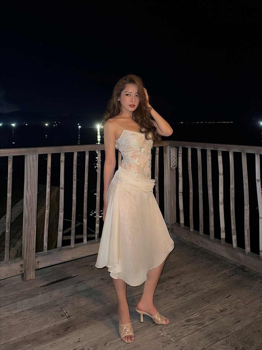 Chi Pu "xả suộc" ảnh h&egrave;: Ngắm 100 lần vẫn sốc visual đệ nhất mỹ nh&acirc;n, c&ugrave;ng gu thời trang xịn đ&eacute;t- Ảnh 7.