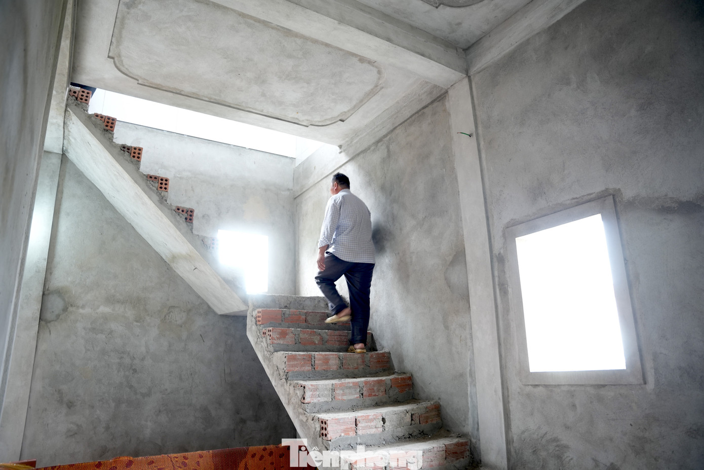 Bất ngờ về người đ&agrave;n &ocirc;ng m&ugrave; rong ruổi b&aacute;n tăm, x&acirc;y căn nh&agrave; 5 tỷ đồng- Ảnh 11.