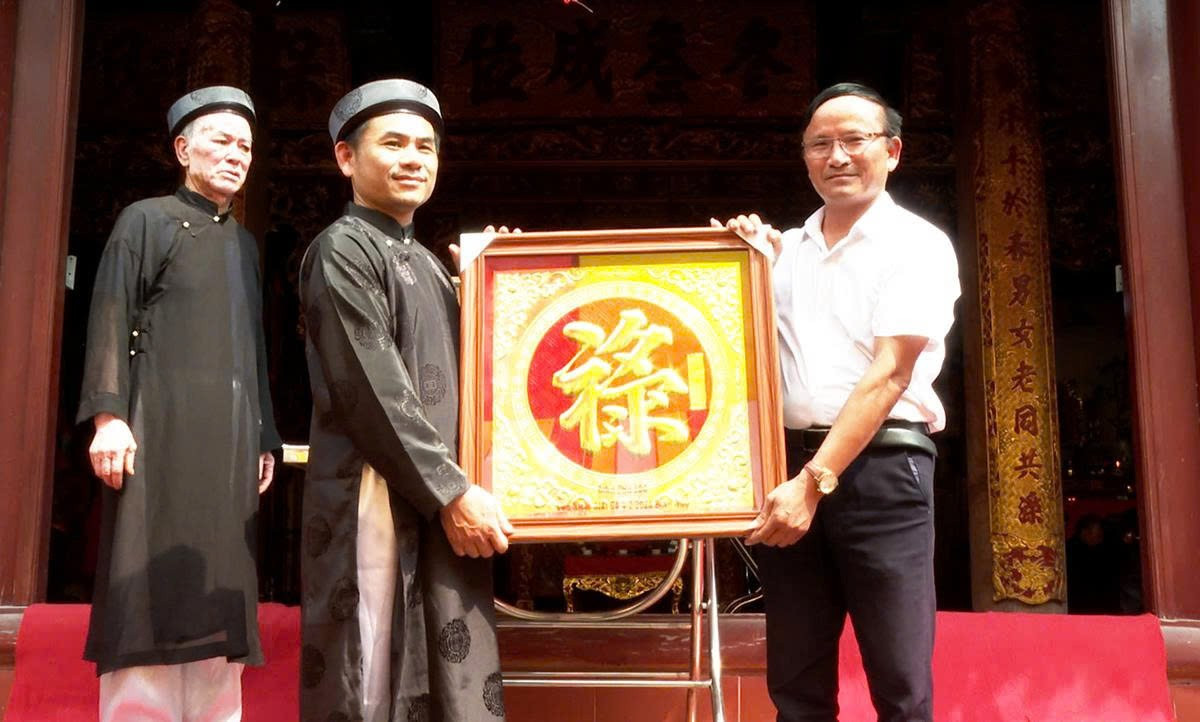 Tục lệ độc lạ ở Bắc Ninh: Người 50 tuổi phải tr&igrave;nh l&agrave;ng bằng m&acirc;m x&ocirc;i khủng v&agrave; g&agrave;- Ảnh 13.