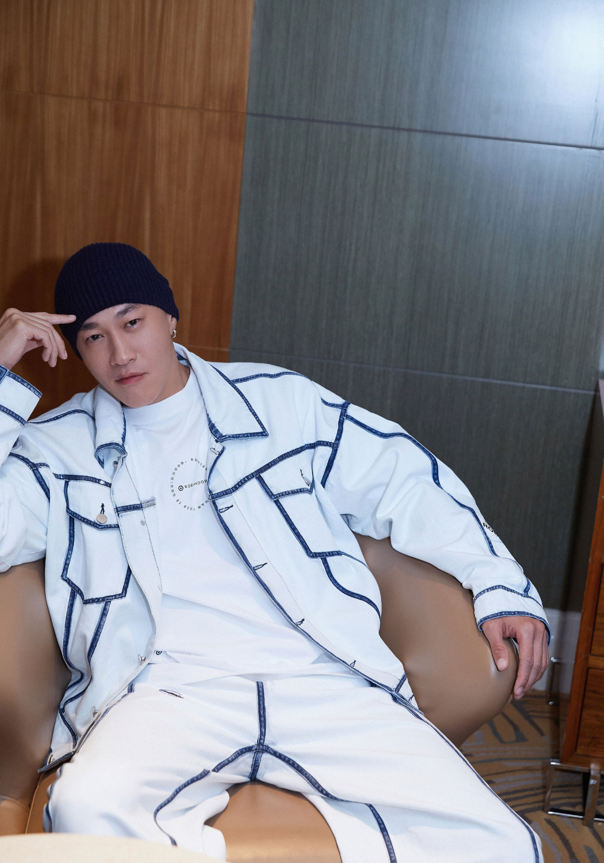 Tướng qu&acirc;n hồi sinh khiến Cbiz 3 đời c&ograve;n nể: Định nghĩa lại chuẩn visual cho 1,4 tỷ d&acirc;n, giở tới hồ sơ t&igrave;nh &aacute;i mới bất ngờ- Ảnh 9.