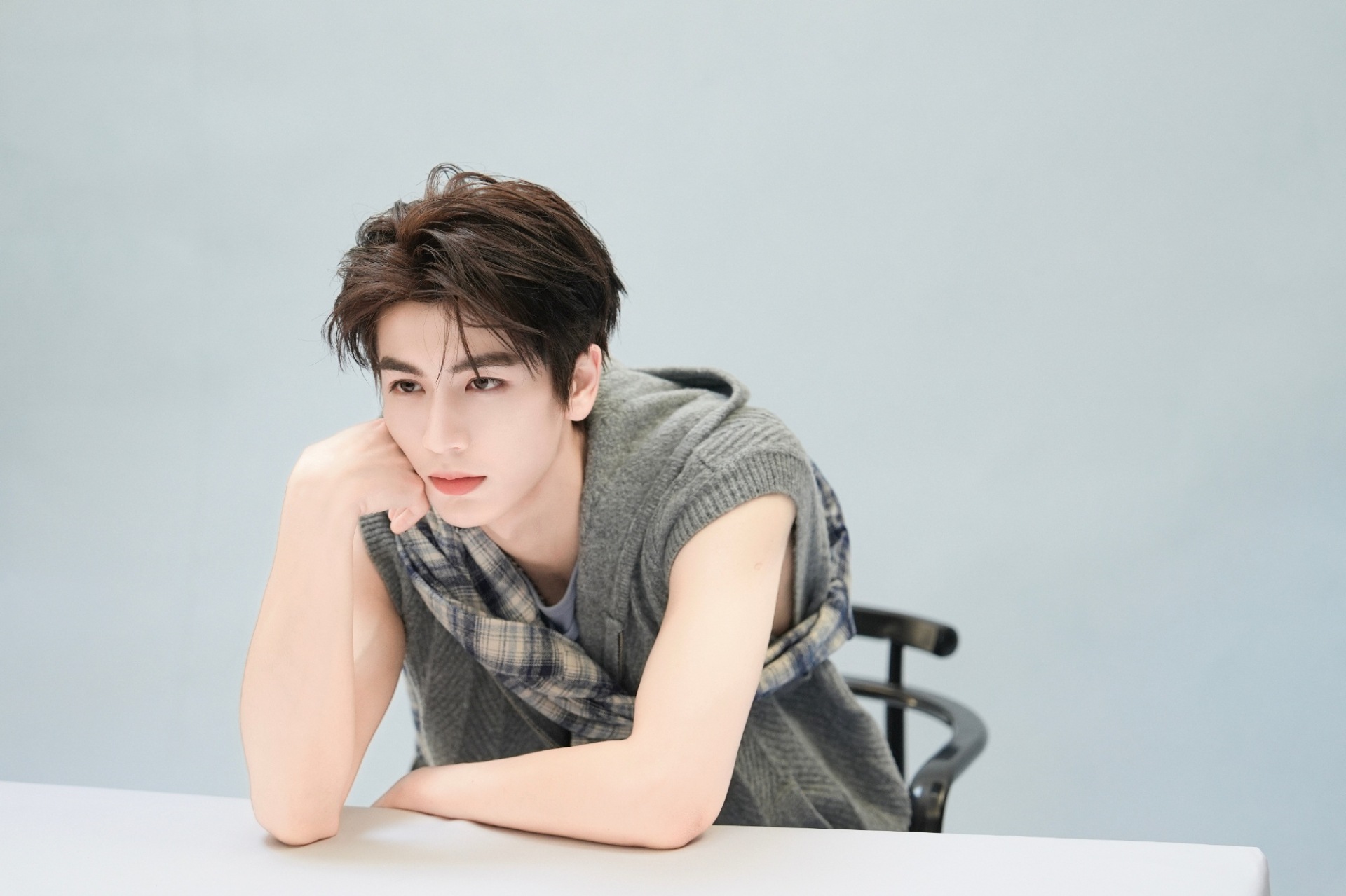 Giật m&igrave;nh trước nhan sắc thật của 