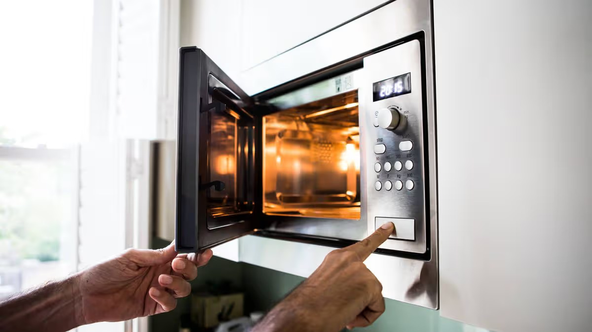 B&aacute;c sĩ đa khoa cảnh b&aacute;o đến tất cả người d&ugrave;ng l&ograve; vi s&oacute;ng- Ảnh 1.