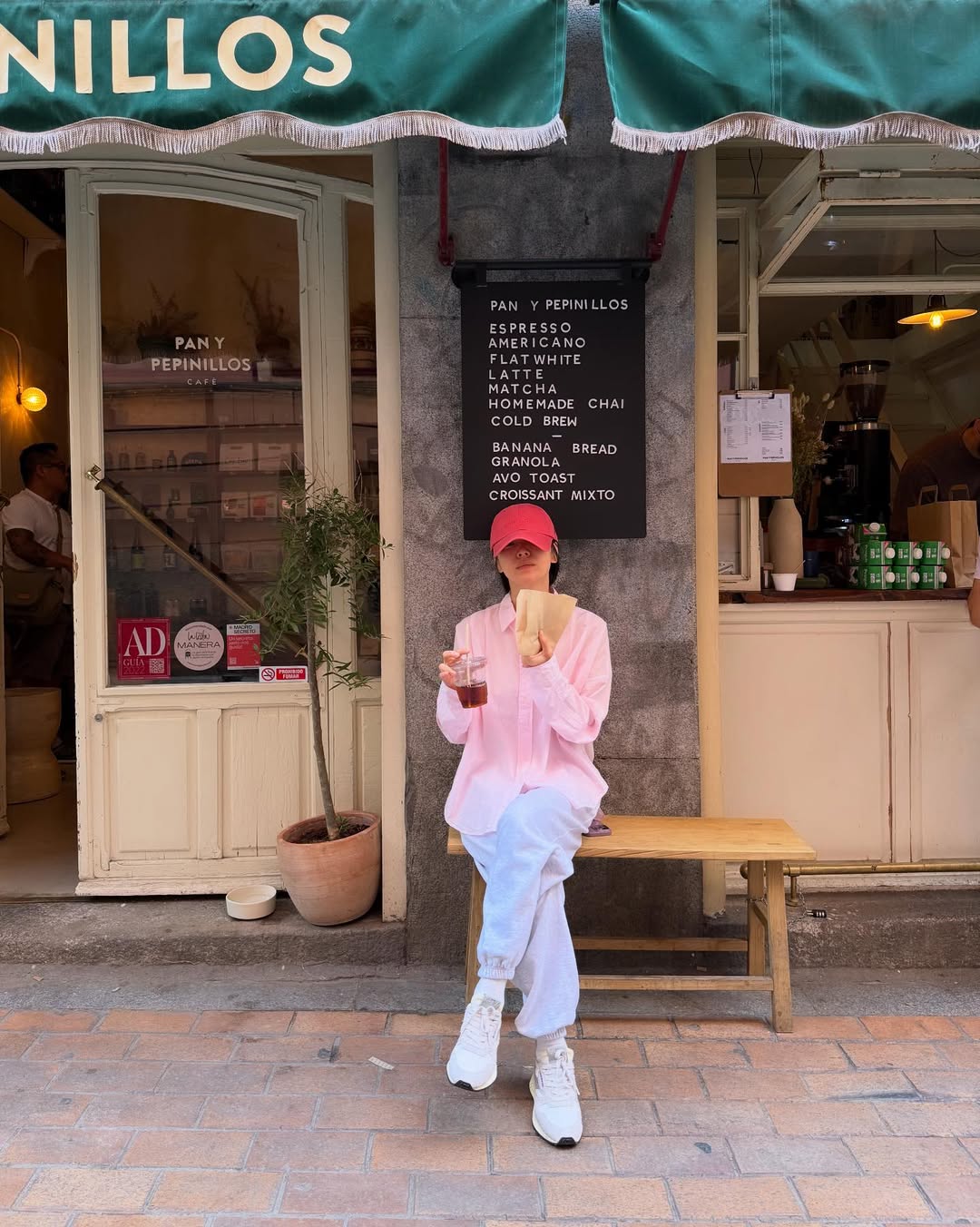 Song Hye Kyo 44 tuổi vẫn l&agrave; "s&aacute;ch mẫu" mặc đẹp, s&agrave;nh điệu level max- Ảnh 9.