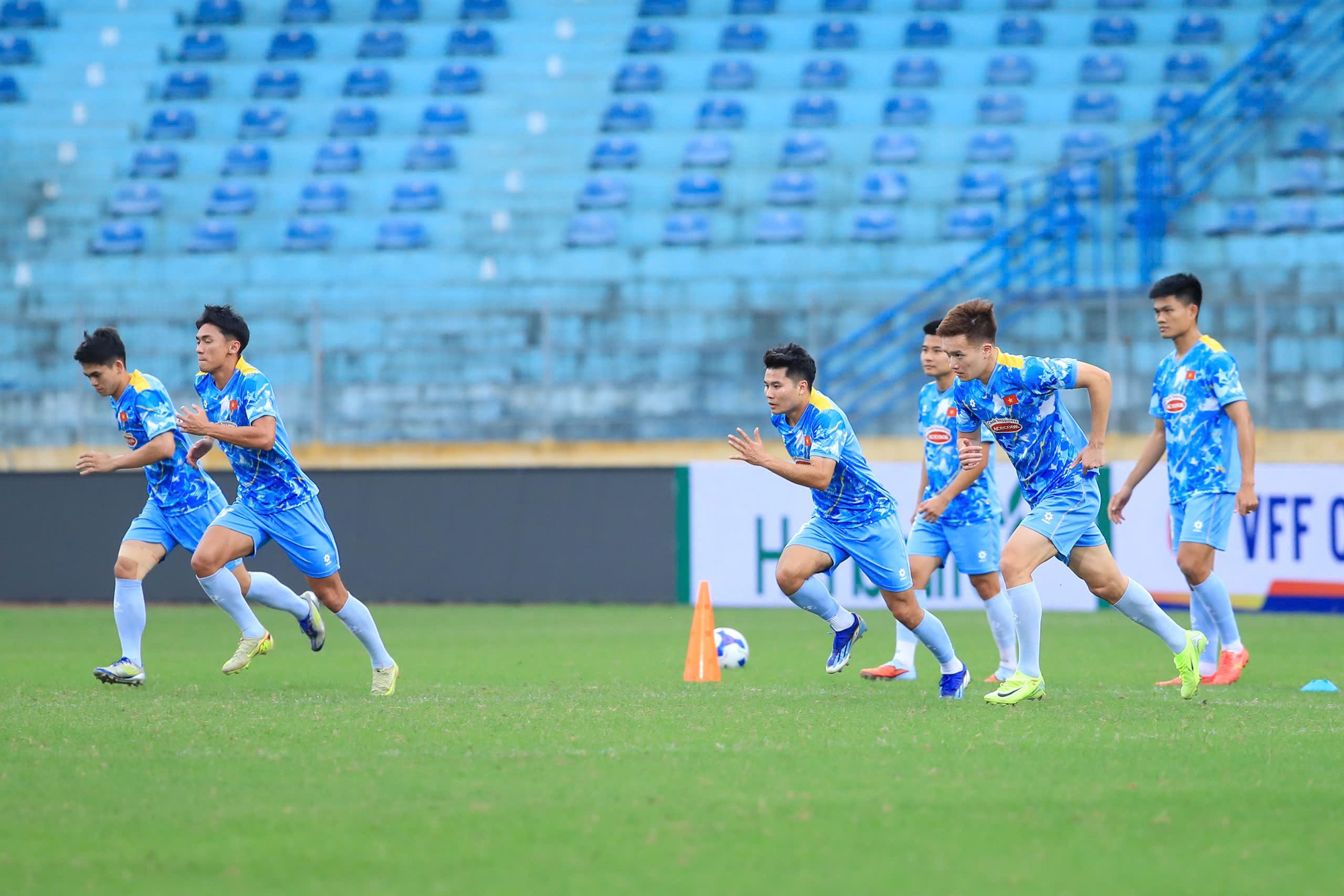 Ph&aacute;t sốt trước m&agrave;n đọ sắc, đọ t&agrave;i ở khung gỗ ĐT Việt Nam: Trung Ki&ecirc;n cạnh tranh với Văn L&acirc;m, Filip, ai được bắt ch&iacute;nh?- Ảnh 16.