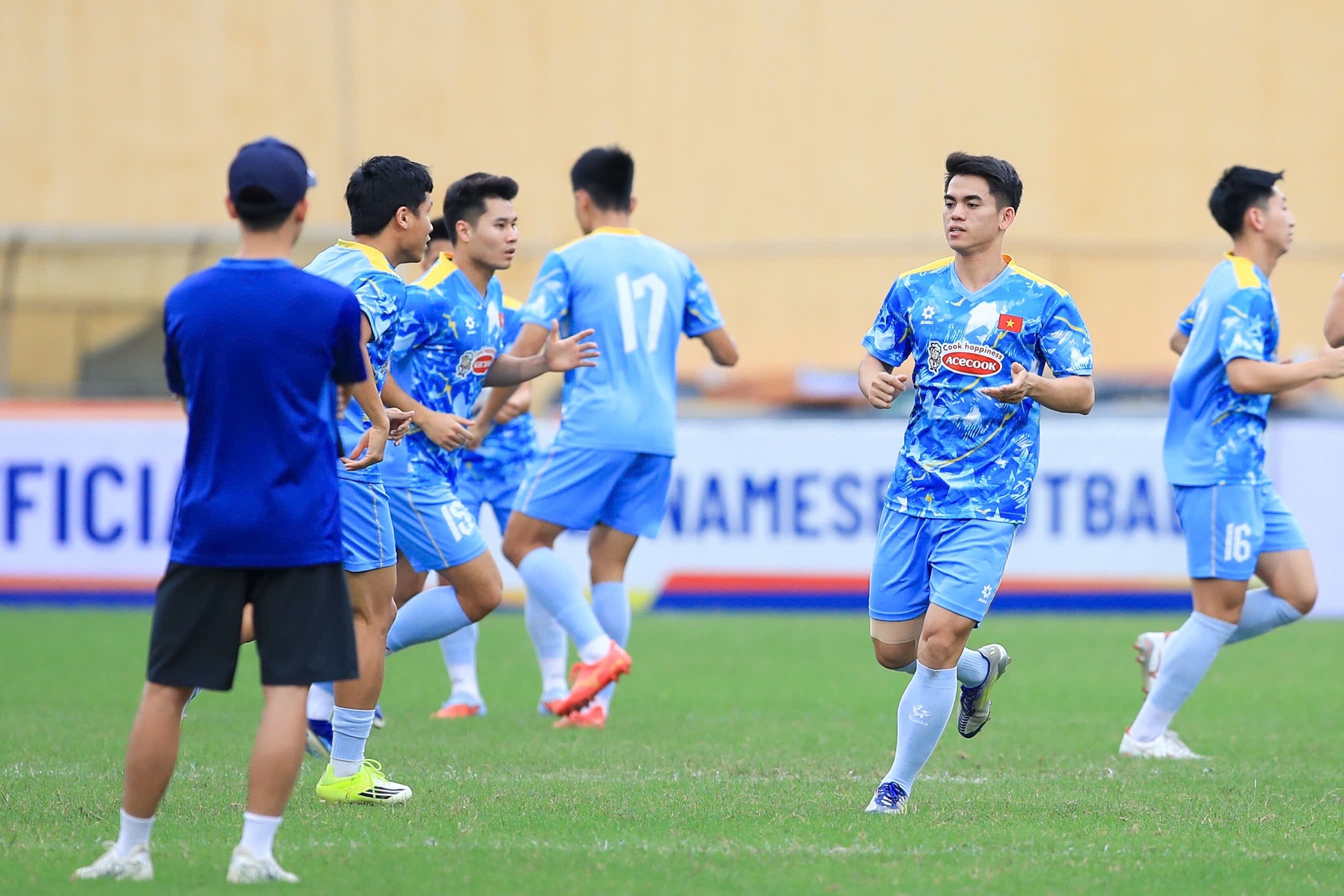 Ph&aacute;t sốt trước m&agrave;n đọ sắc, đọ t&agrave;i ở khung gỗ ĐT Việt Nam: Trung Ki&ecirc;n cạnh tranh với Văn L&acirc;m, Filip, ai được bắt ch&iacute;nh?- Ảnh 18.