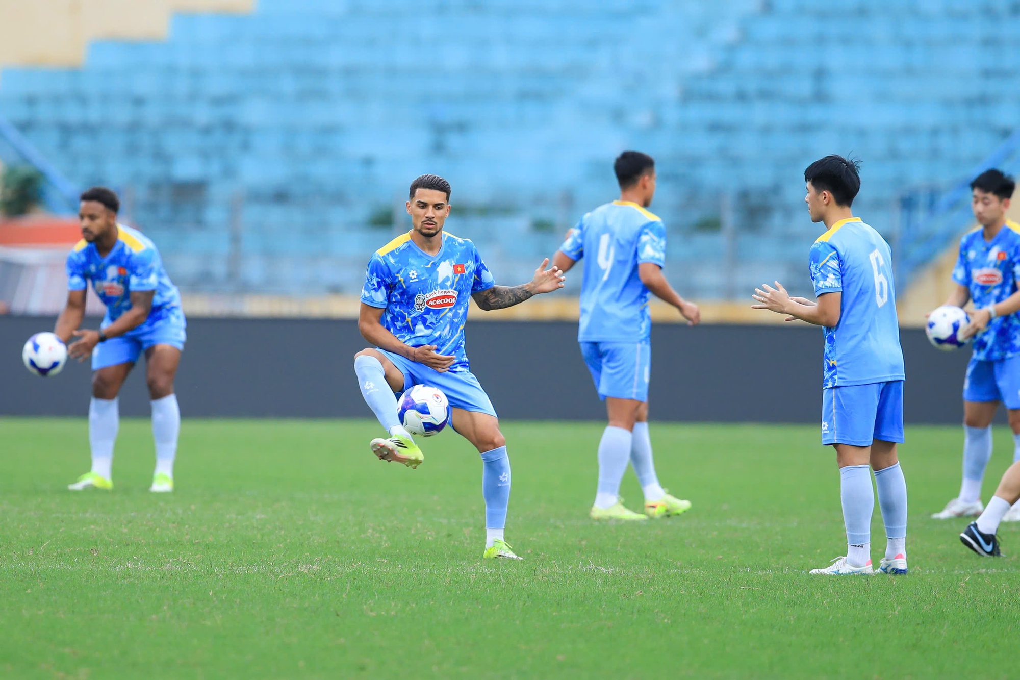 Ph&aacute;t sốt trước m&agrave;n đọ sắc, đọ t&agrave;i ở khung gỗ ĐT Việt Nam: Trung Ki&ecirc;n cạnh tranh với Văn L&acirc;m, Filip, ai được bắt ch&iacute;nh?- Ảnh 11.