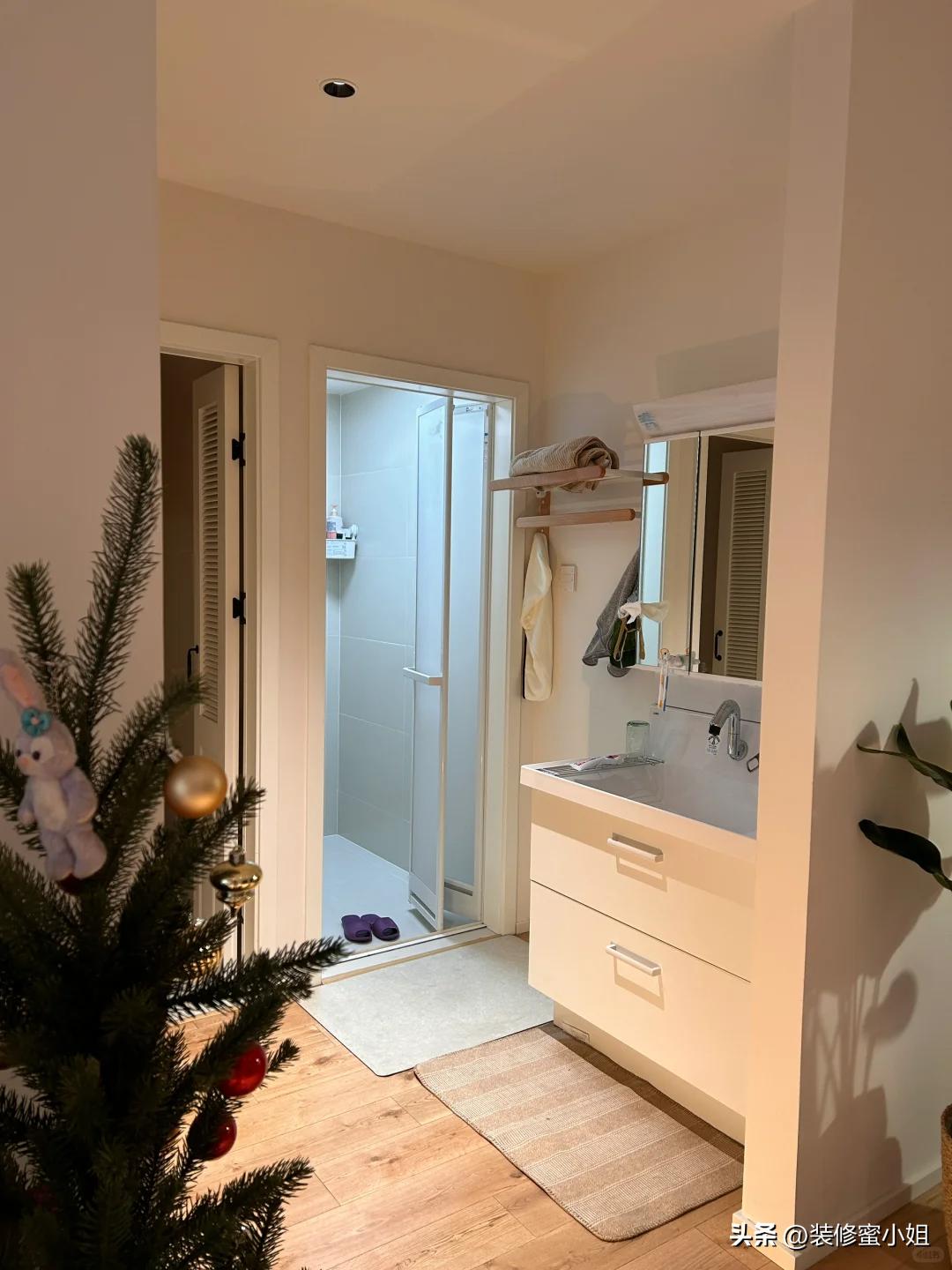 Nhiều gia đ&igrave;nh bắt đầu bỏ chi tiết n&agrave;y trong ph&ograve;ng tắm: Sau khi d&ugrave;ng thử, họ nhận ra tiết kiệm được cả tiền lẫn diện t&iacute;ch- Ảnh 5.