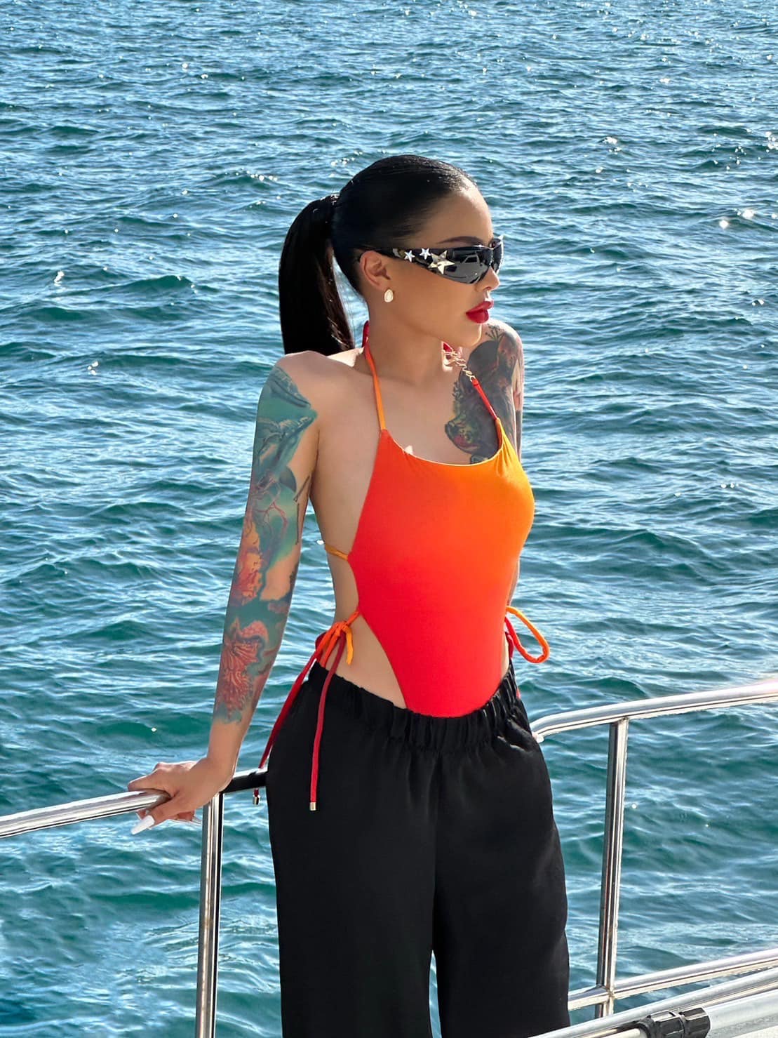 C&ocirc; g&aacute;i Th&aacute;i Lan xăm trổ sau 7 ng&agrave;y nhập cảnh Việt Nam bị "dụ" đi đ&oacute;ng phim Trấn Th&agrave;nh l&agrave; ai?- Ảnh 7.